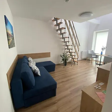 アパート Cechowianka ウストカ